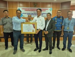 “PT. Sampoerna Agro Tbk terima CSR Awards 2024 dari Pemda Kab. OKI”.