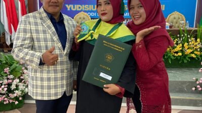 Jadi Wisudawati Sekolah Tinggi Ekonomi Syariah Sekayu Palembang dengan Nilai IPK Sangat Memuaskan.